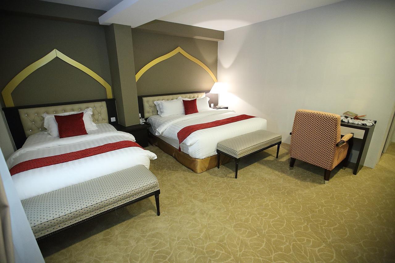 Al Khatiri Hotel Kubang Kerian Ngoại thất bức ảnh