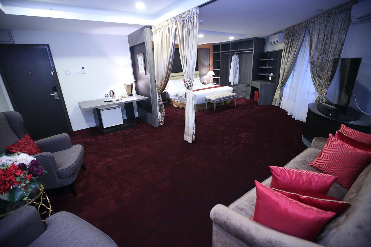 Al Khatiri Hotel Kubang Kerian Ngoại thất bức ảnh