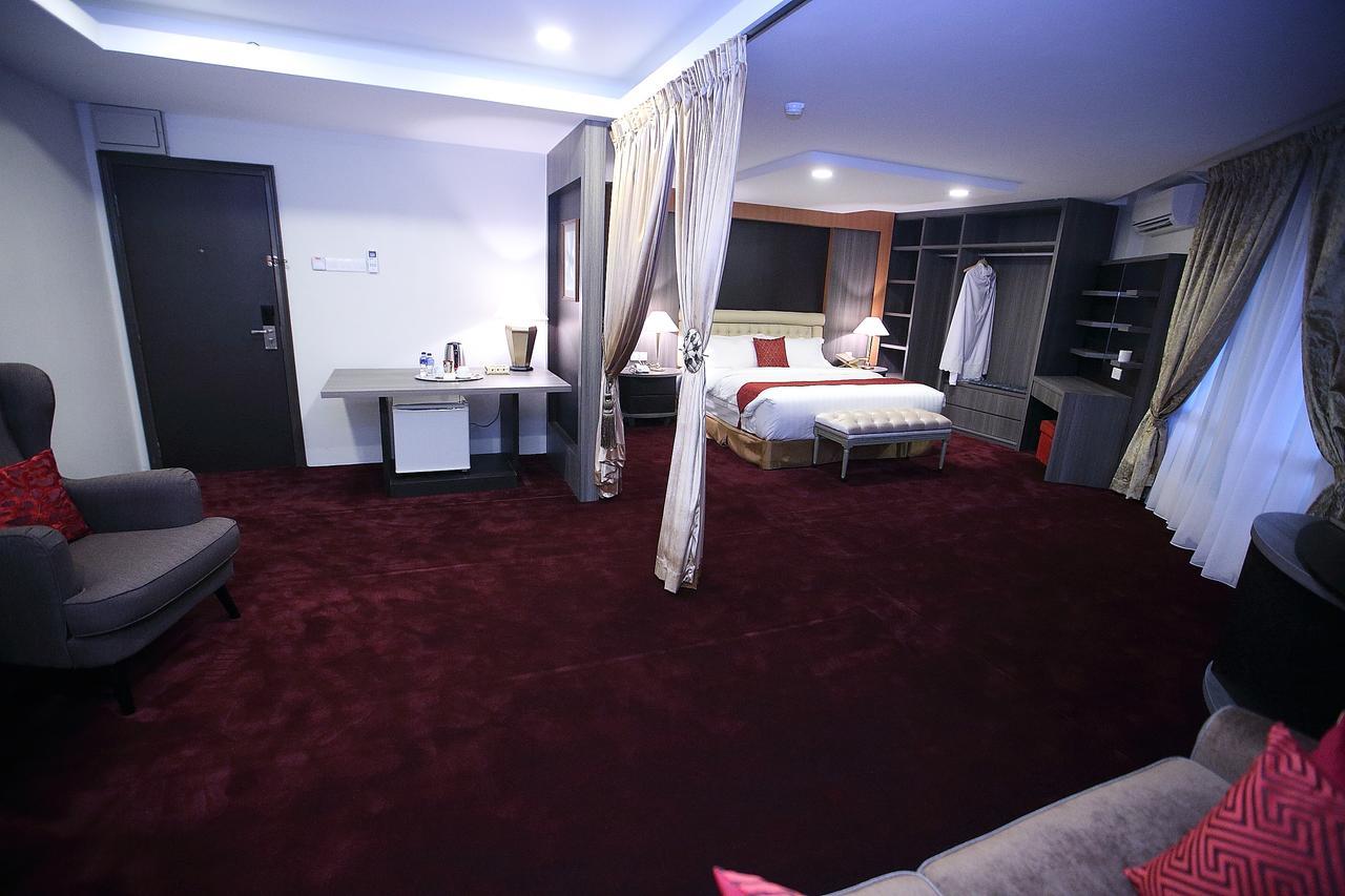 Al Khatiri Hotel Kubang Kerian Ngoại thất bức ảnh