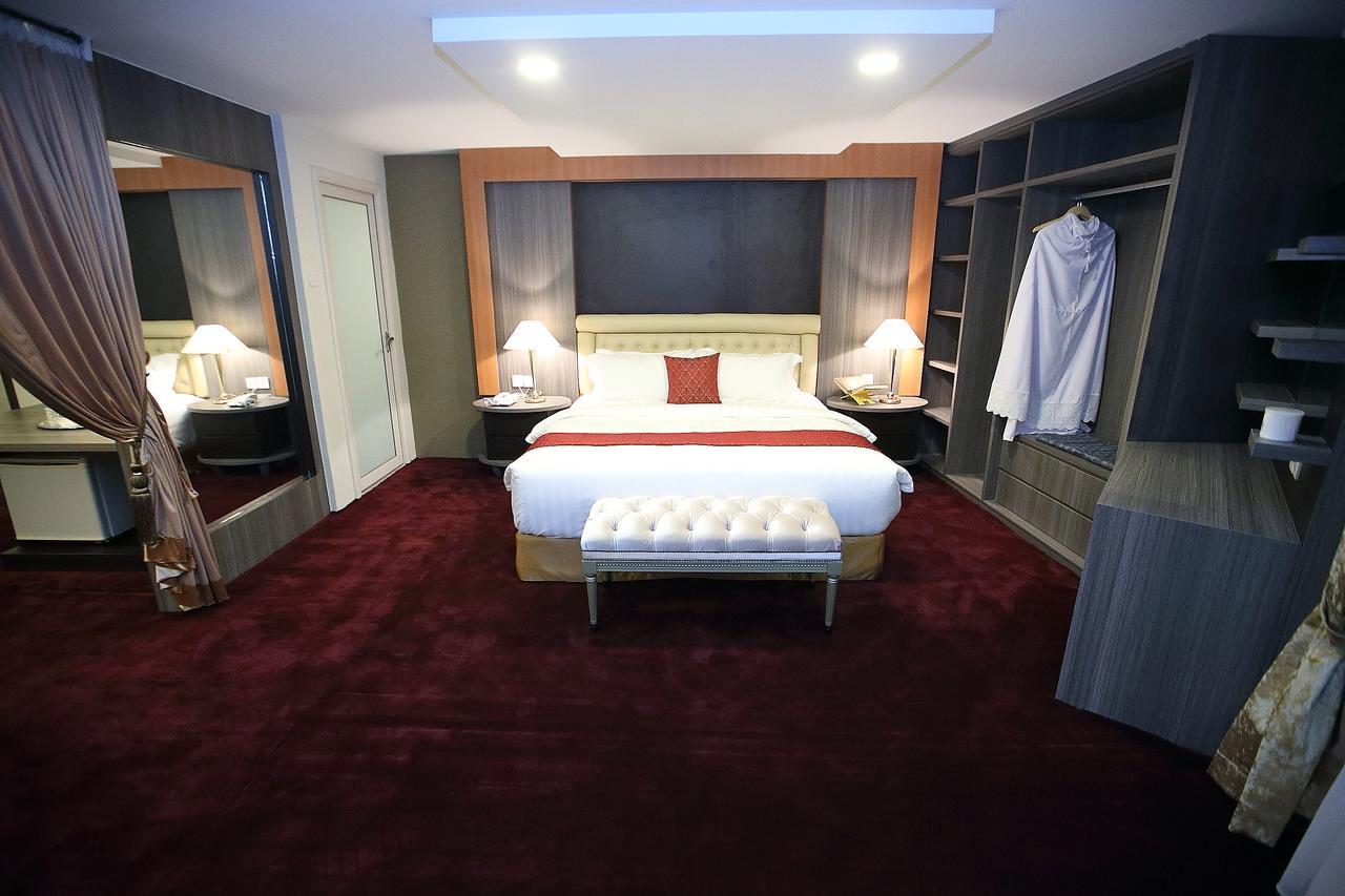 Al Khatiri Hotel Kubang Kerian Ngoại thất bức ảnh