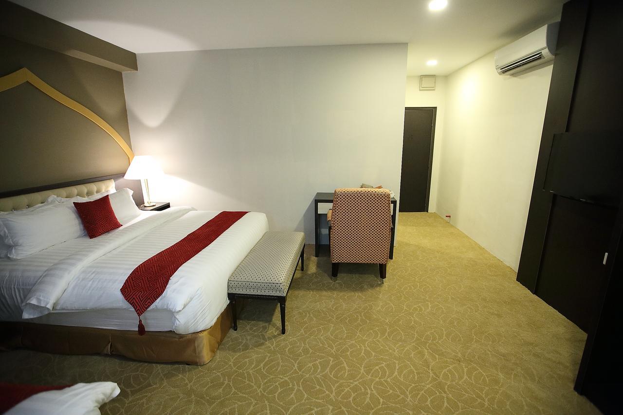 Al Khatiri Hotel Kubang Kerian Ngoại thất bức ảnh