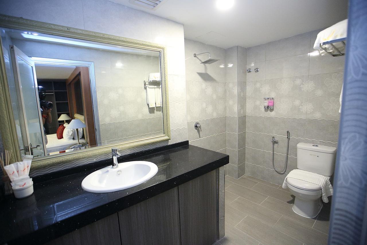 Al Khatiri Hotel Kubang Kerian Ngoại thất bức ảnh