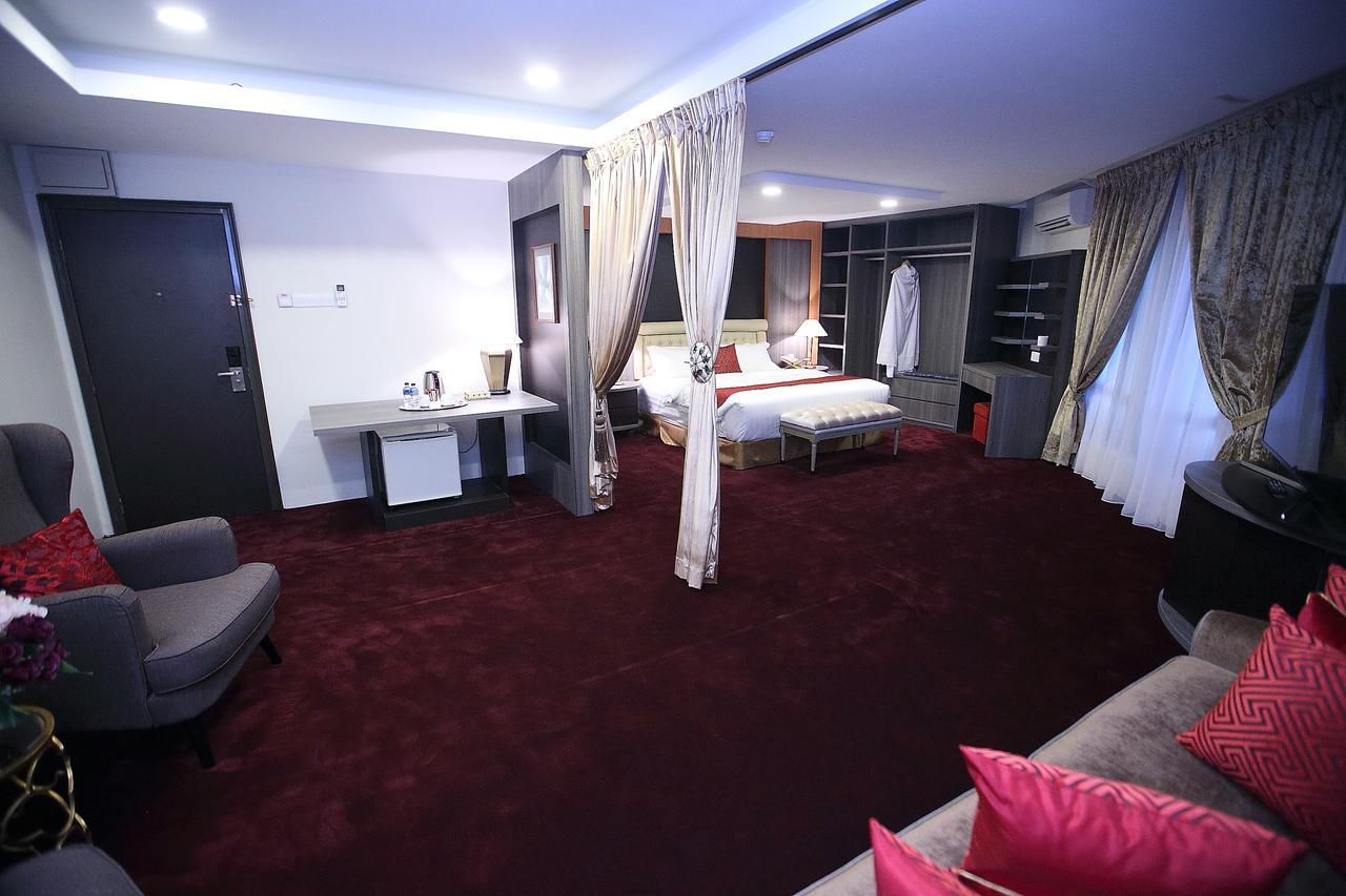 Al Khatiri Hotel Kubang Kerian Ngoại thất bức ảnh