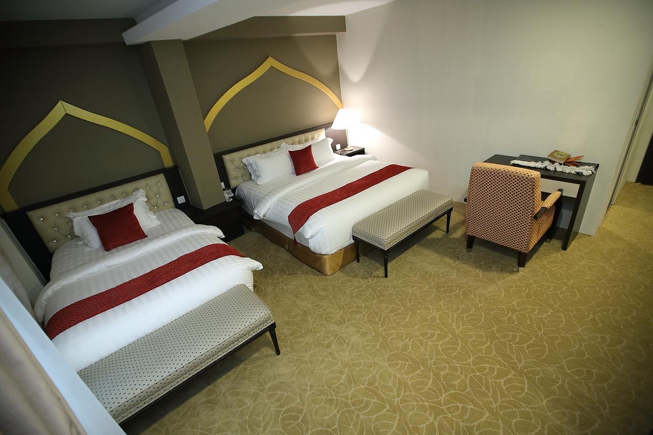 Al Khatiri Hotel Kubang Kerian Ngoại thất bức ảnh