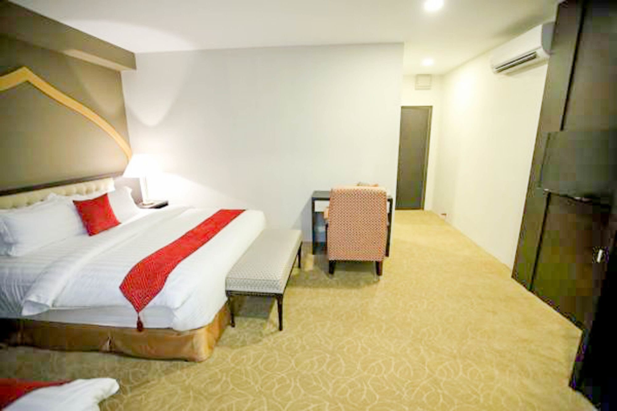 Al Khatiri Hotel Kubang Kerian Ngoại thất bức ảnh